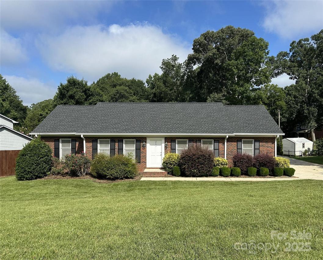 2443 1st Street Pl., Hickory, NC 28601