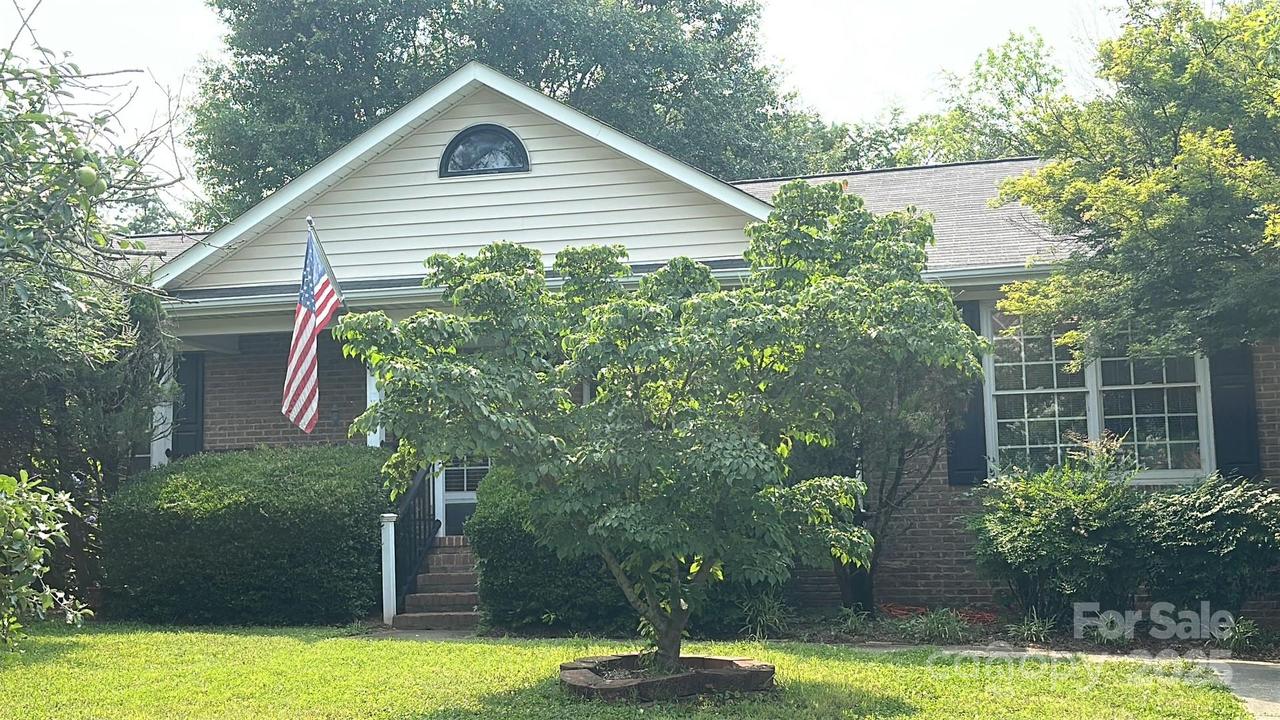 10520 Misty Ridge Ln., Charlotte, NC 28277