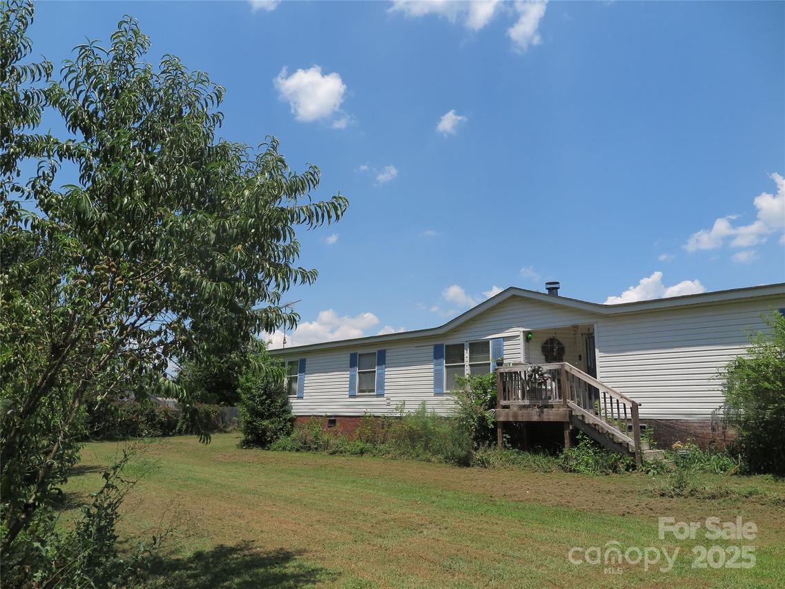 805 Hephzibah Church Rd., Crouse, NC 28033