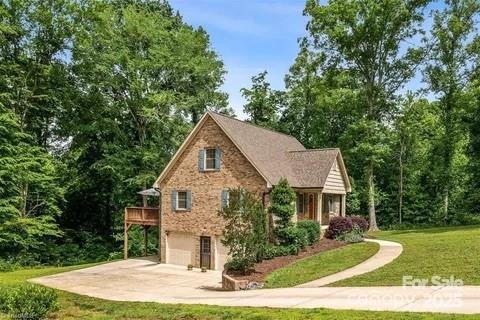 845 Montgomery Ct., Walnut Cove, NC 27052