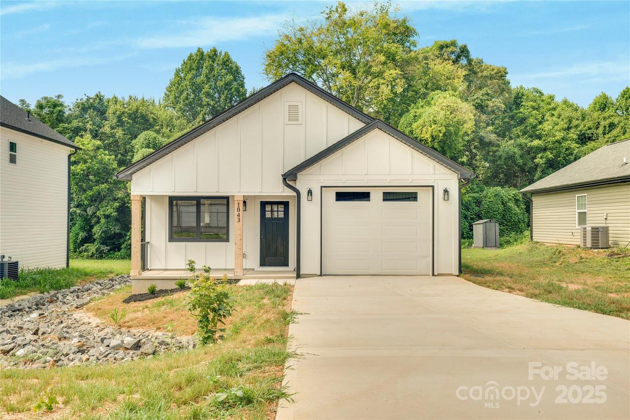 1043 Secor St., Statesville, NC 28677