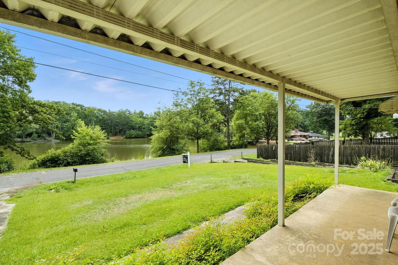 1420 Briarwood Ter St., Salisbury, NC 28147