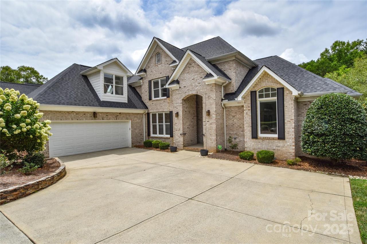 9221 Belle Pines Ct., Sherrills Ford, NC 28673