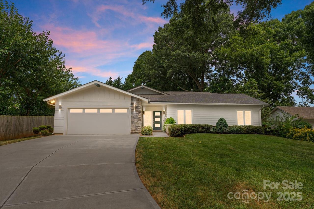 3931 Belshire Ln., Charlotte, NC 28205