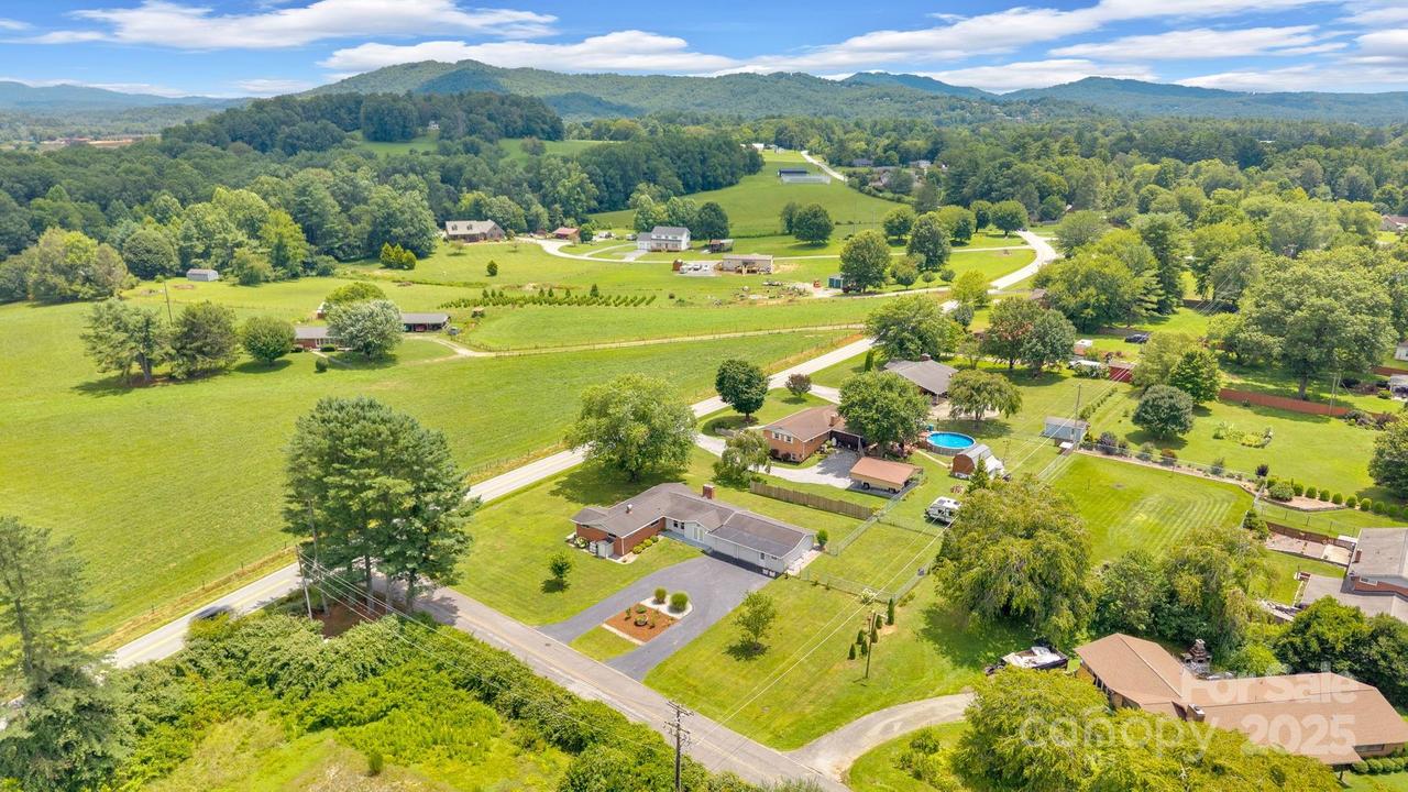 10 Moland Dr., Etowah, NC 28729