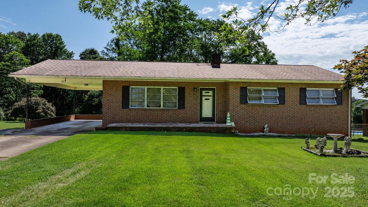 204 Whitley Rd., Morganton, NC 28655