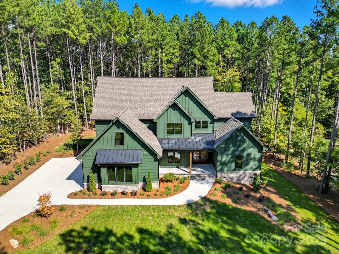 157 Silver Falls Dr., Troutman, NC 28166