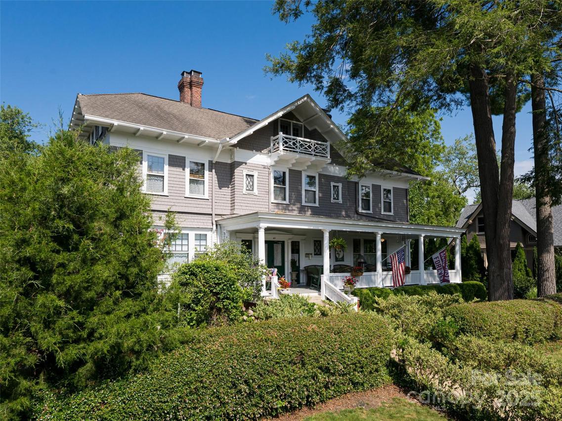 46 Cumberland Cir., Asheville, NC 28801