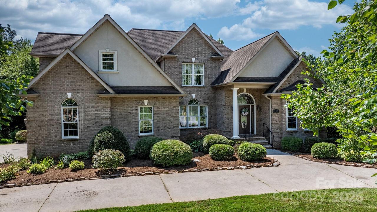 2301 Willow Creek Dr., Newton, NC 28658