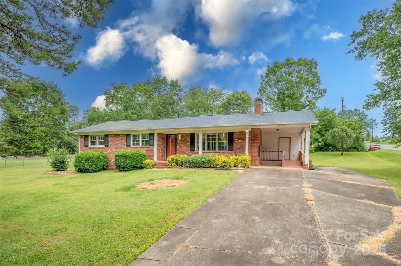 121 Cedar Ln., Rutherfordton, NC 28139