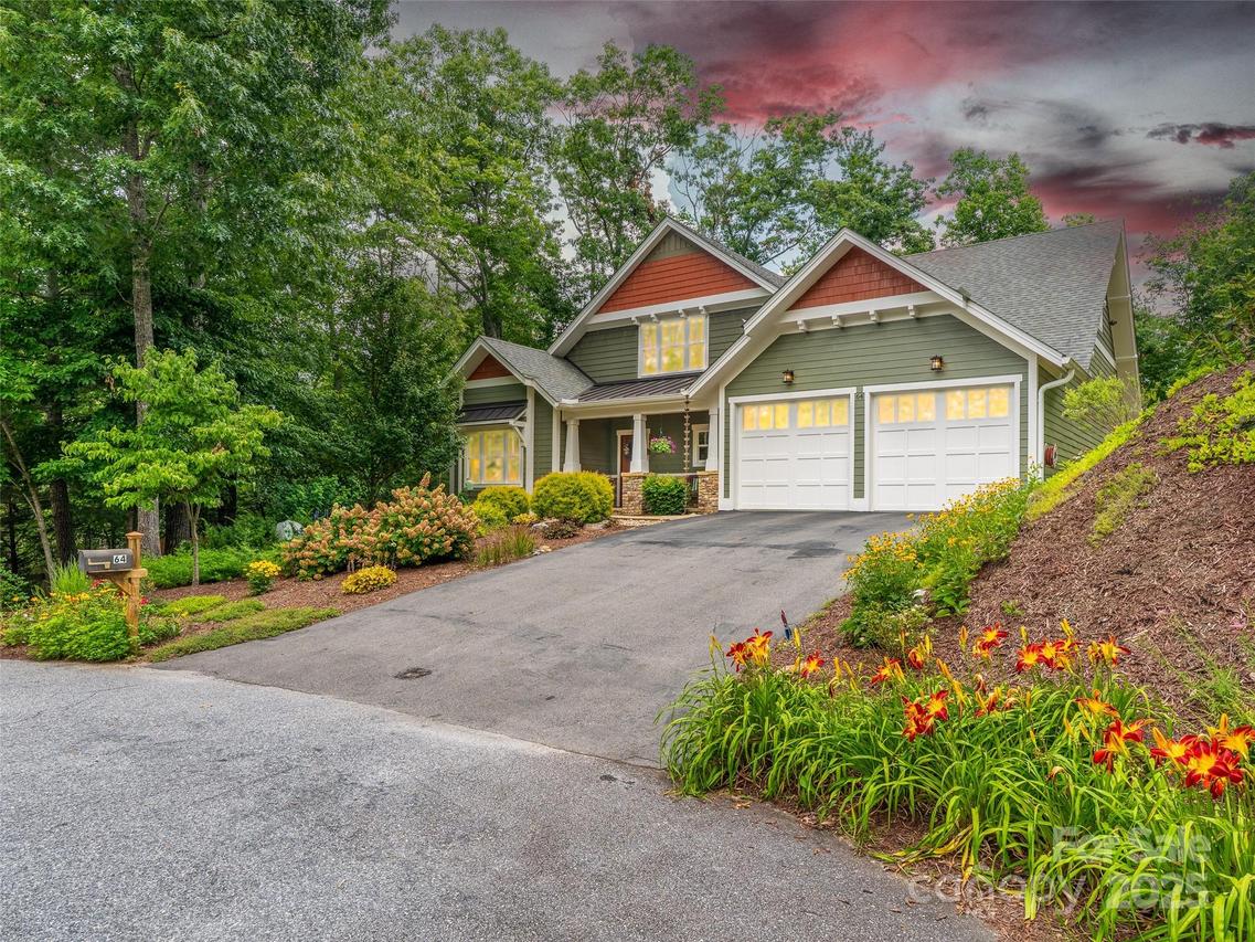 64 Nuthatch Ct., Fairview, NC 28730