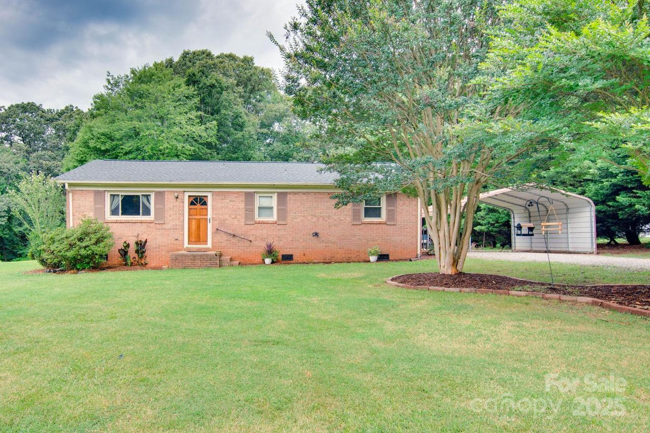 1715 Nelson Dr., Newton, NC 28658