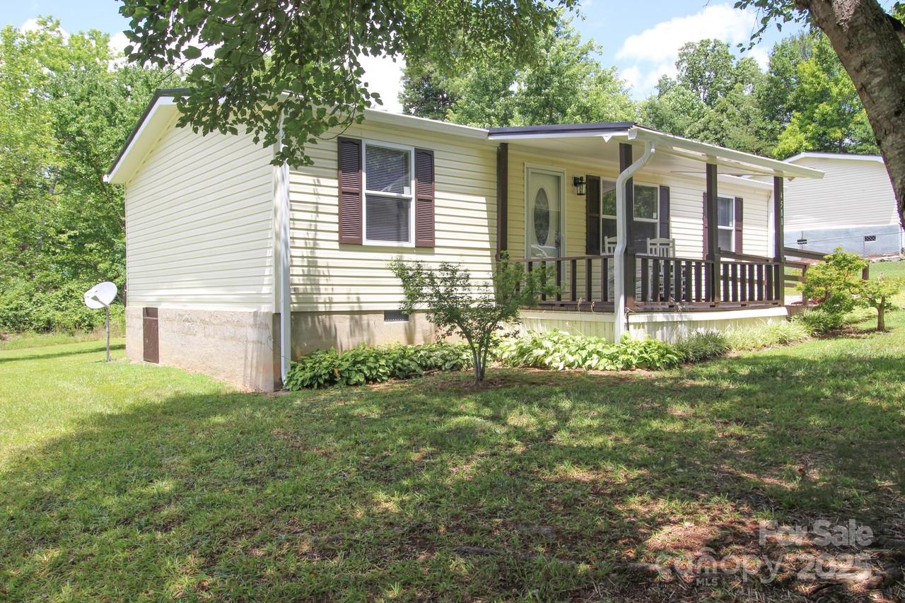 4588 Homestead Dr., Morganton, NC 28655