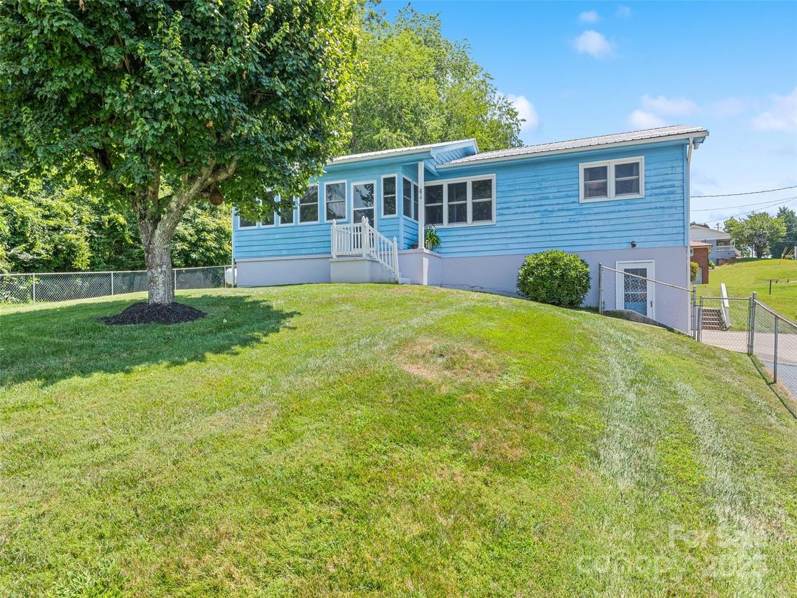 40 Warner Rd., Canton, NC 28716