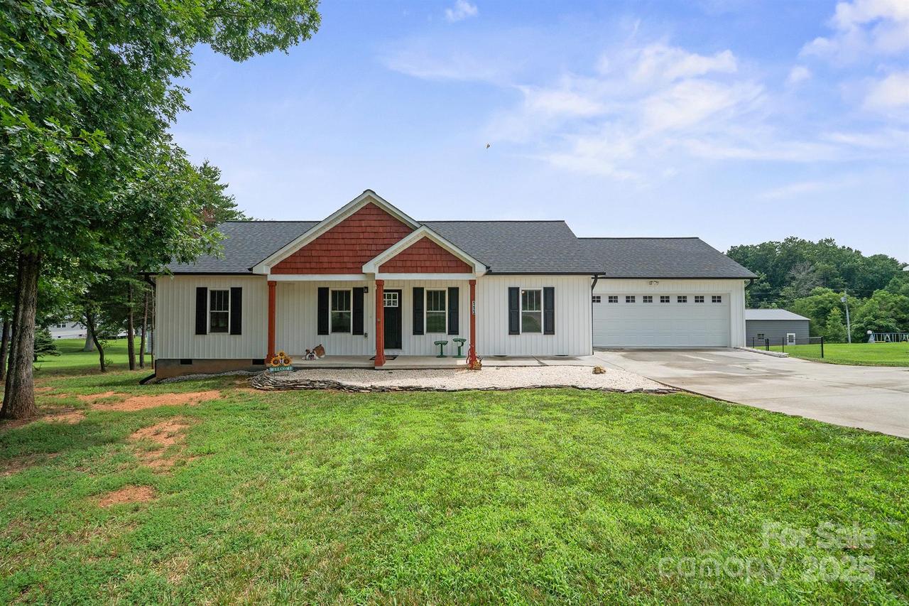 113 Swann Crossing Ln., Statesville, NC 28625