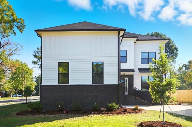 New Construction Homes For Sale This Week That Attend Myers Park High School: September 17th to September 23rd