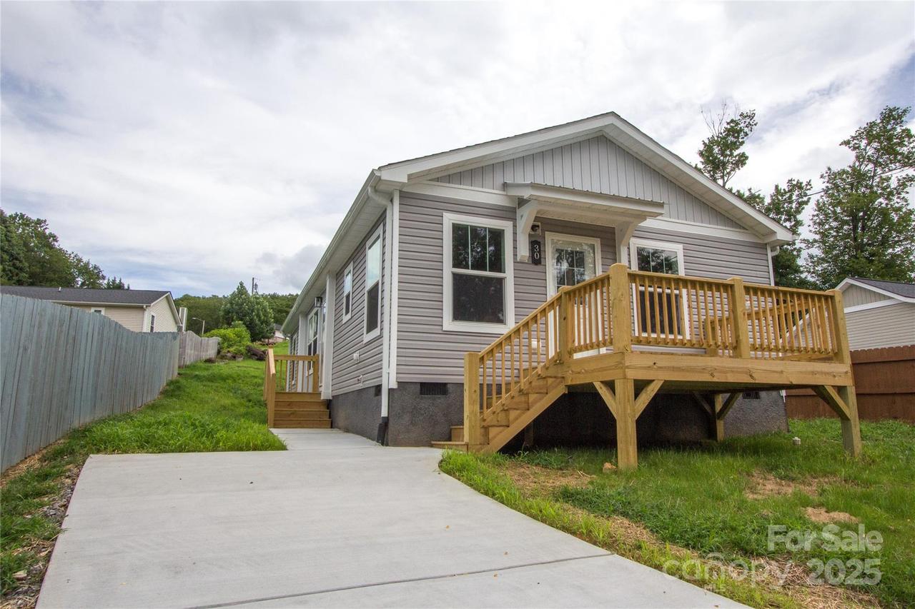 30 Babb St., Waynesville, NC 28786