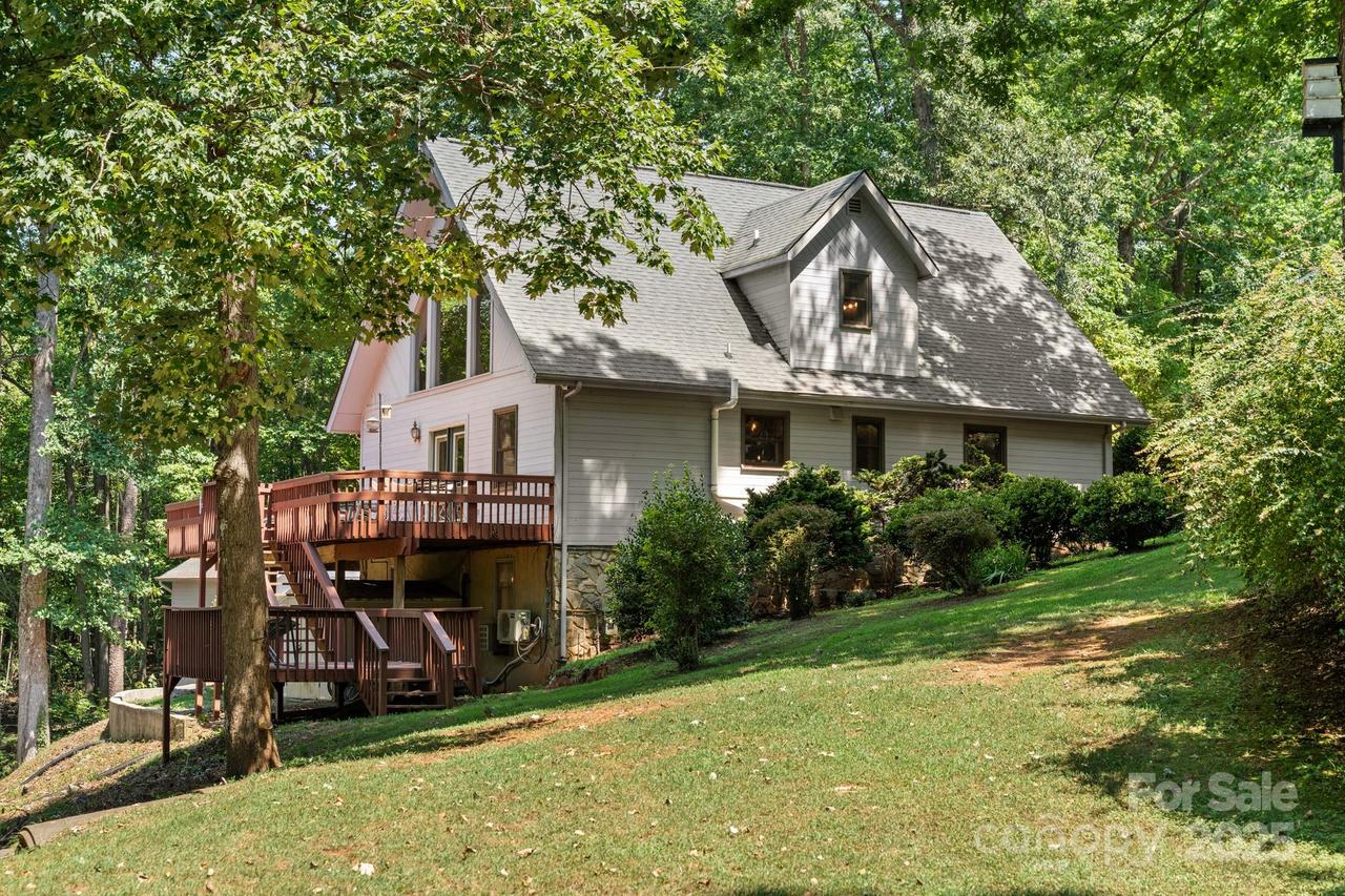 376 Knollwood Dr., Forest City, NC 28043