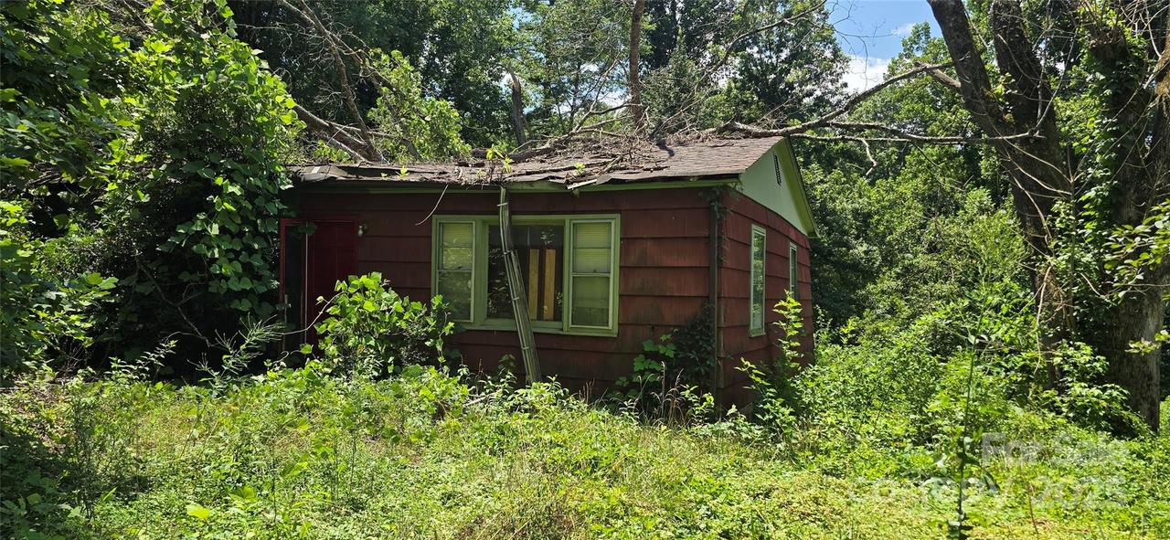 819 Montclair Cir., Lenoir, NC 28645