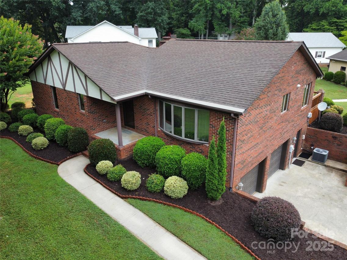 614 Azalea Ln., China Grove, NC 28023
