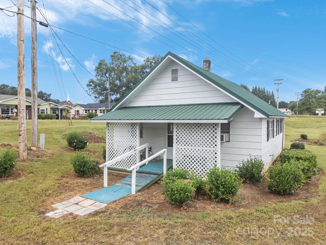10 Manus Chapel Rd., Mill Spring, NC 28756