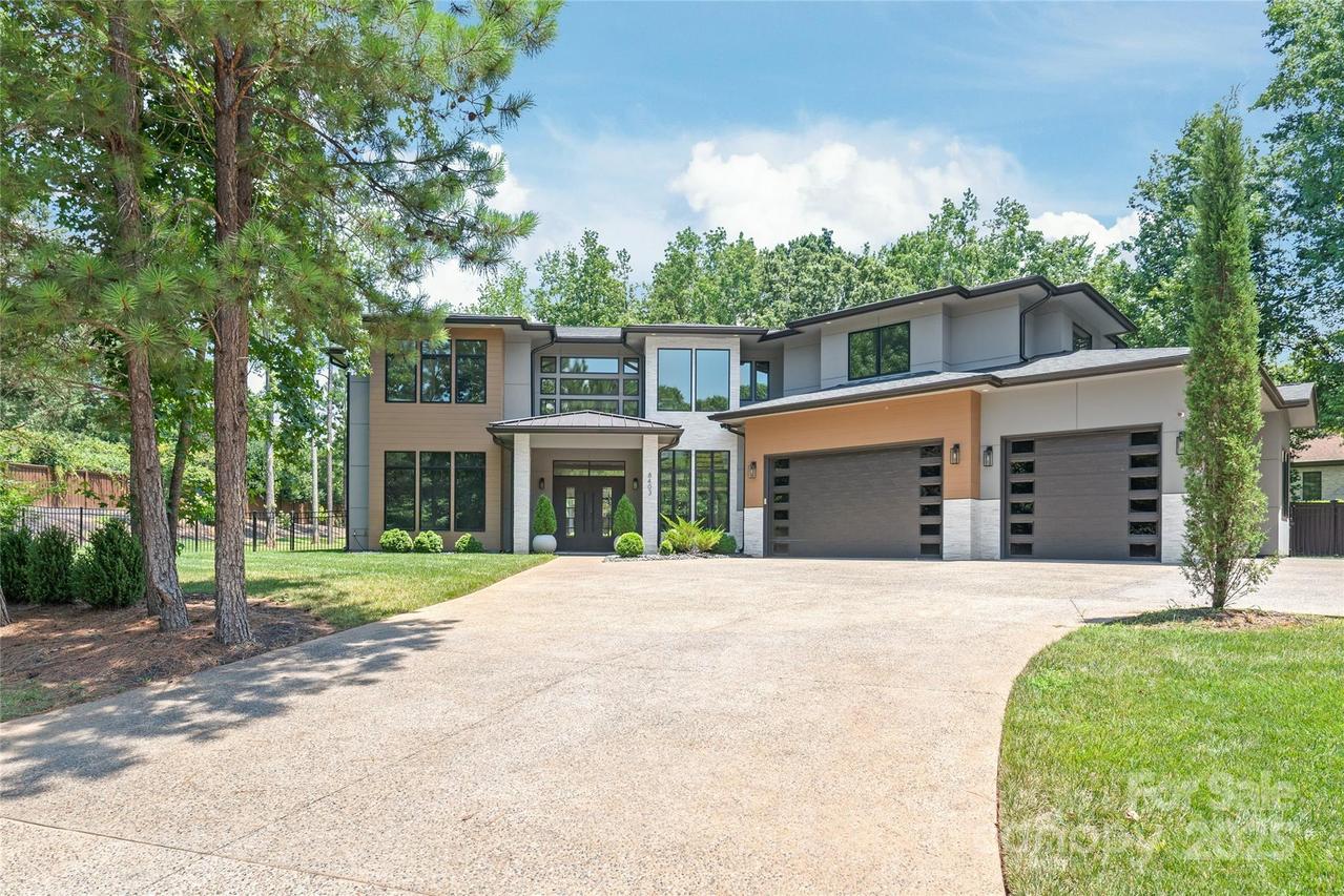 8403 Sarsfield Ct., Waxhaw, NC 28173
