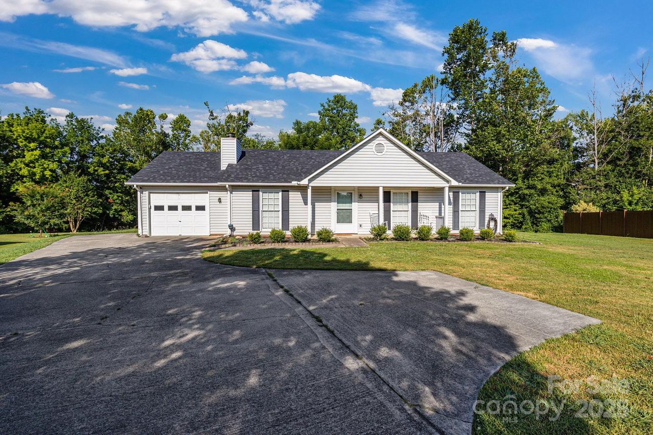 1012 Thorncrest Dr., Fletcher, NC 28732