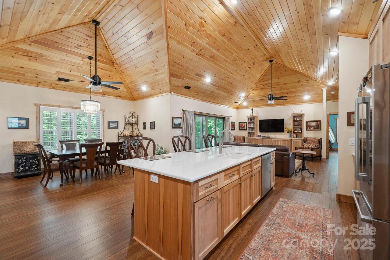 225 Henrys Glen Dr., Morganton, NC 28655