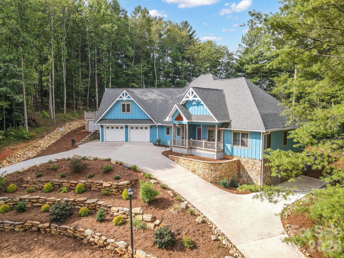 225 Henrys Glen Dr., Morganton, NC 28655
