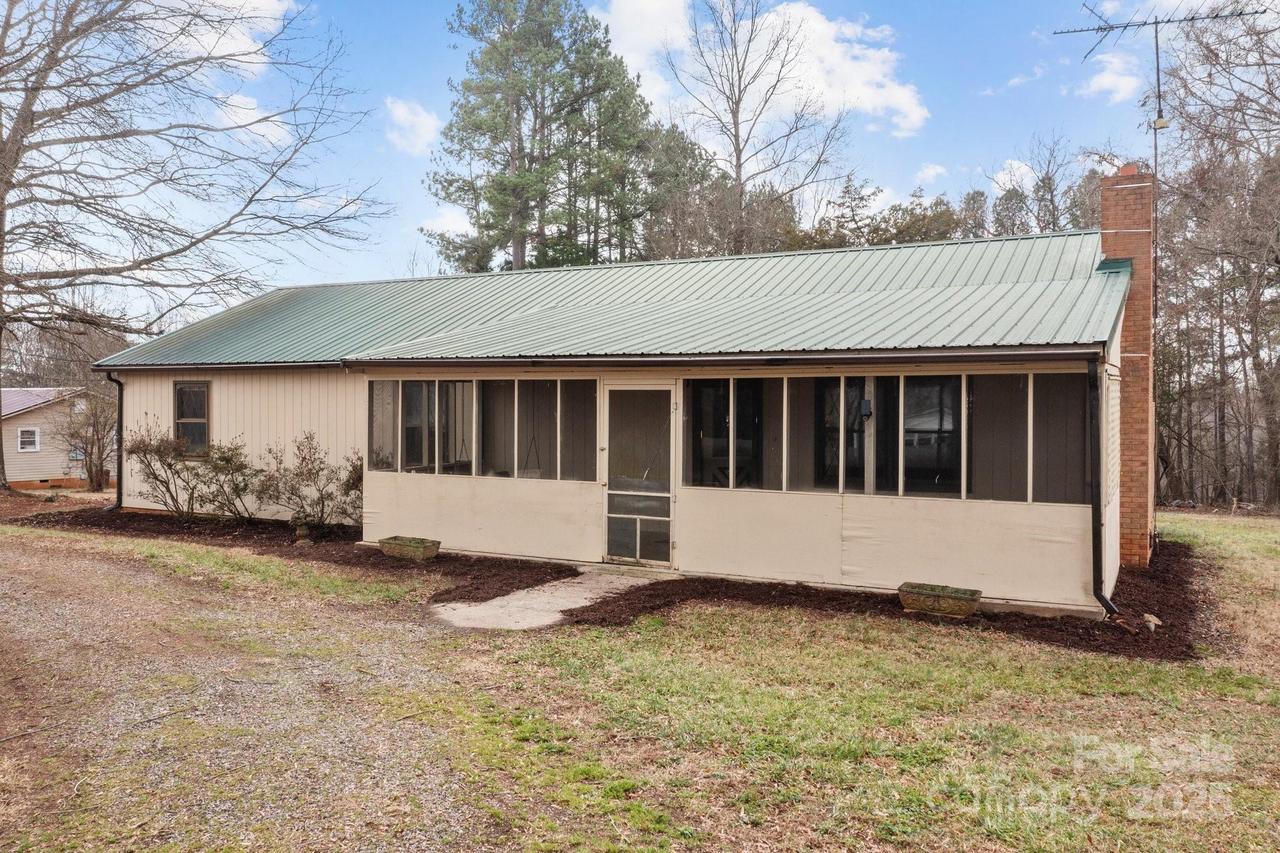2845 Wood Gate Rd., Lincolnton, NC 28092