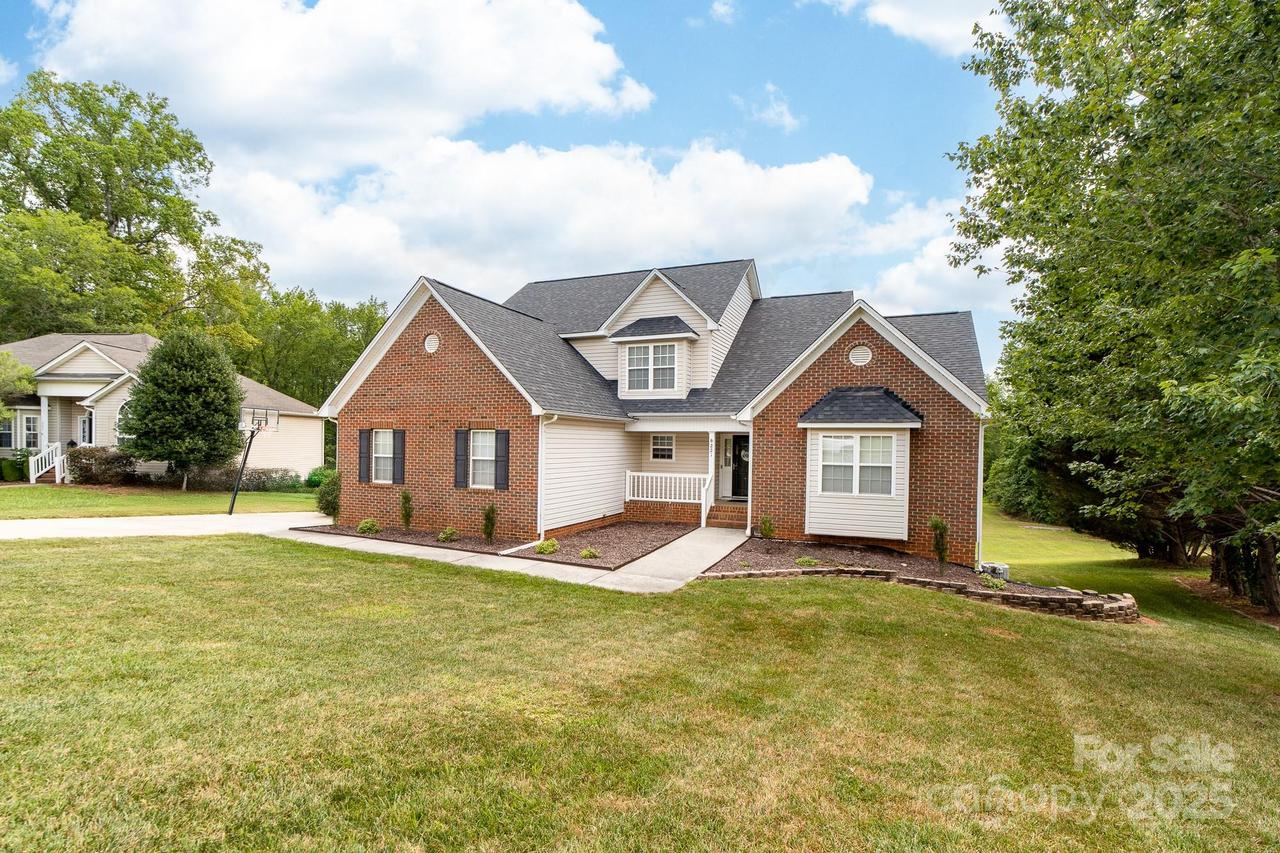 221 Deerfield Dr., Mount Holly, NC 28120