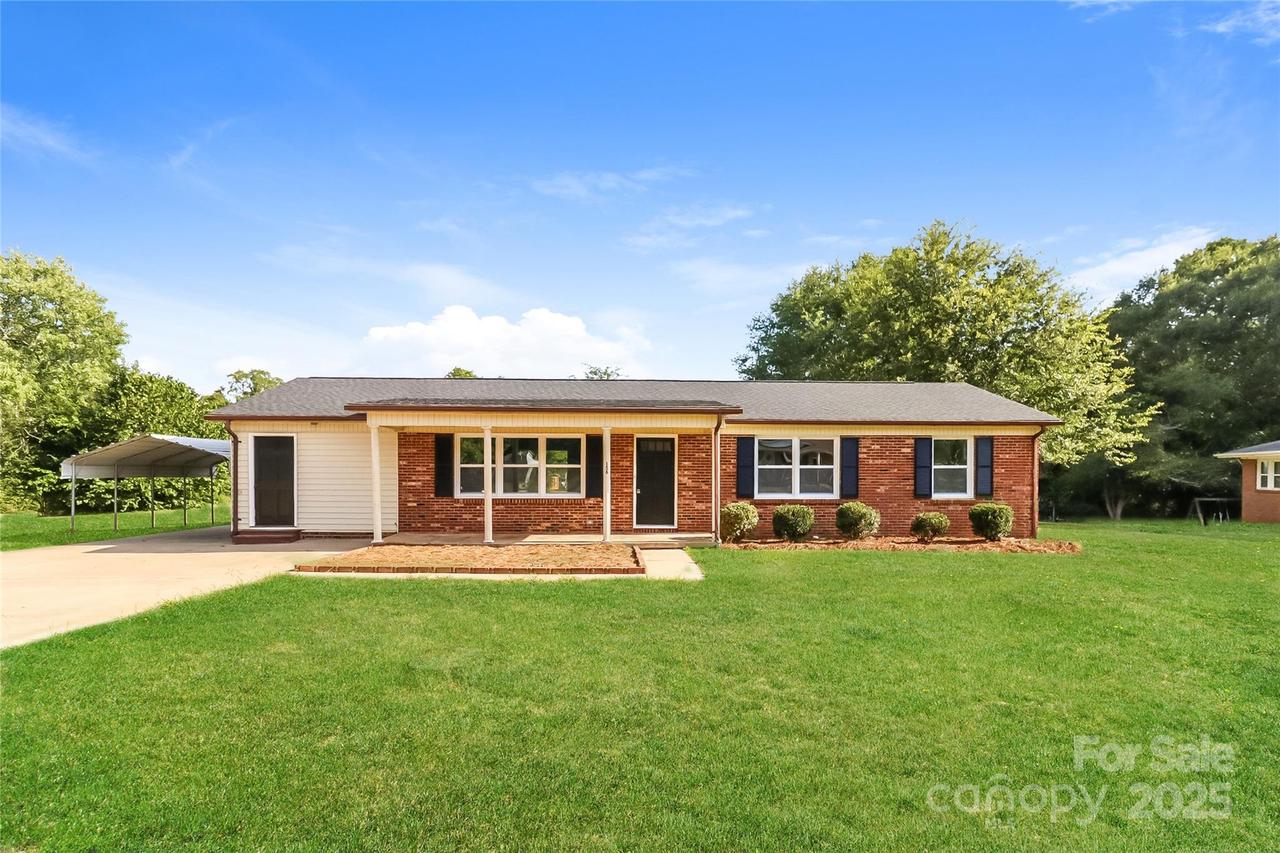 156 Woodhill Dr., Shelby, NC 28152