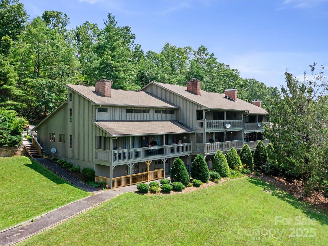 439 Fairway Ln., Spruce Pine, NC 28777
