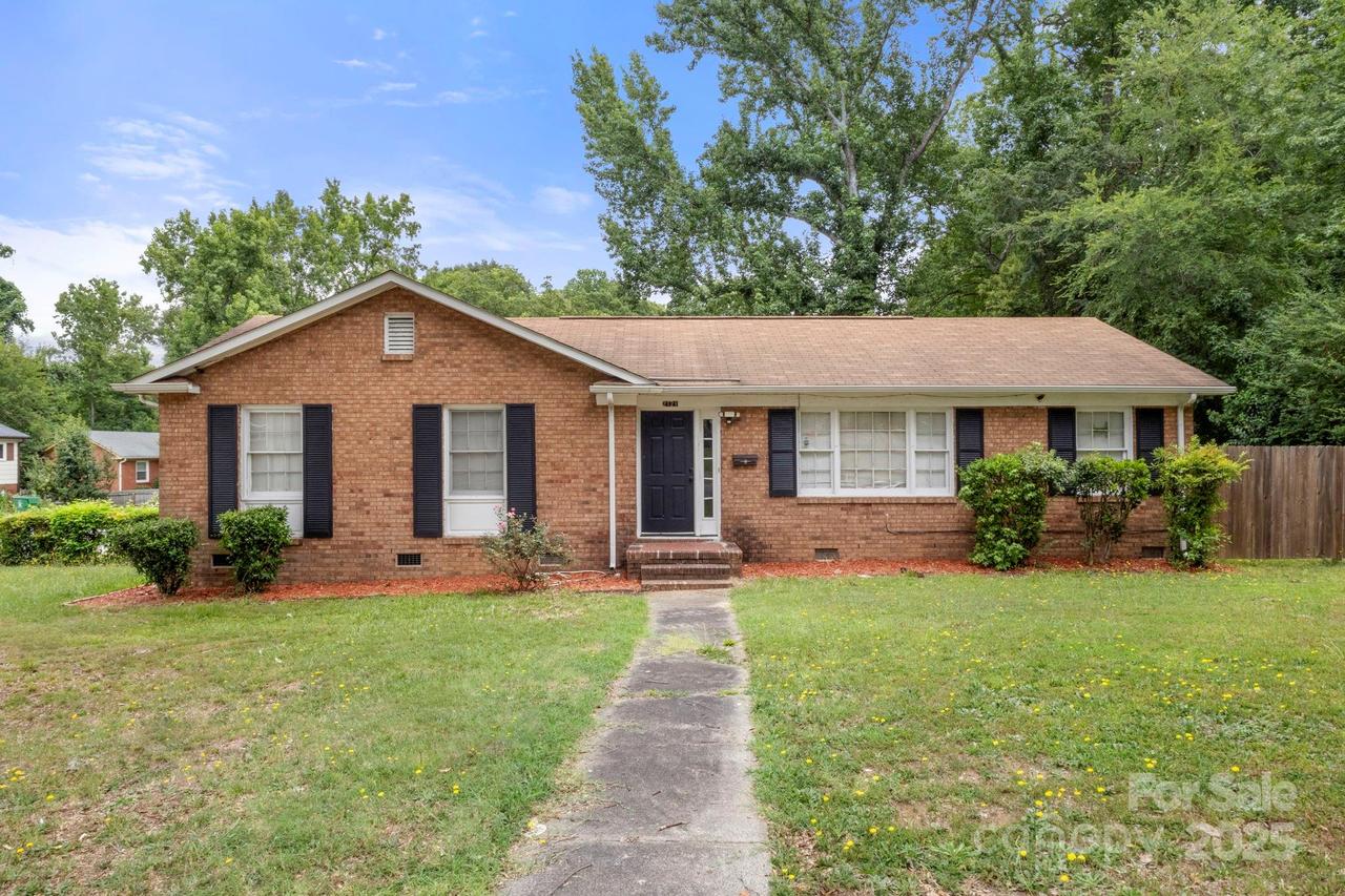 2121 Milton Rd., Charlotte, NC 28215