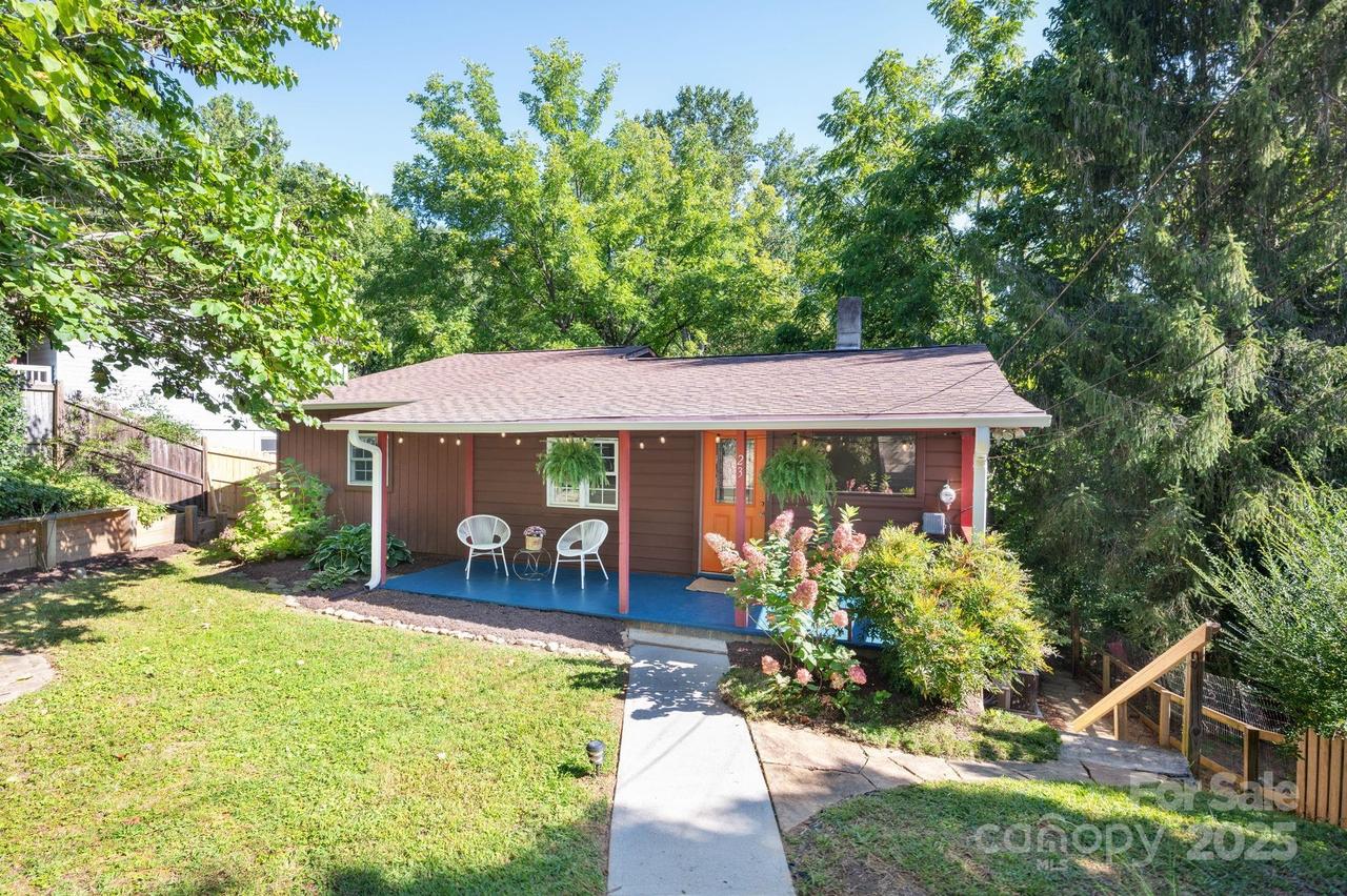 23 Shadowlawn Dr., Asheville, NC 28806