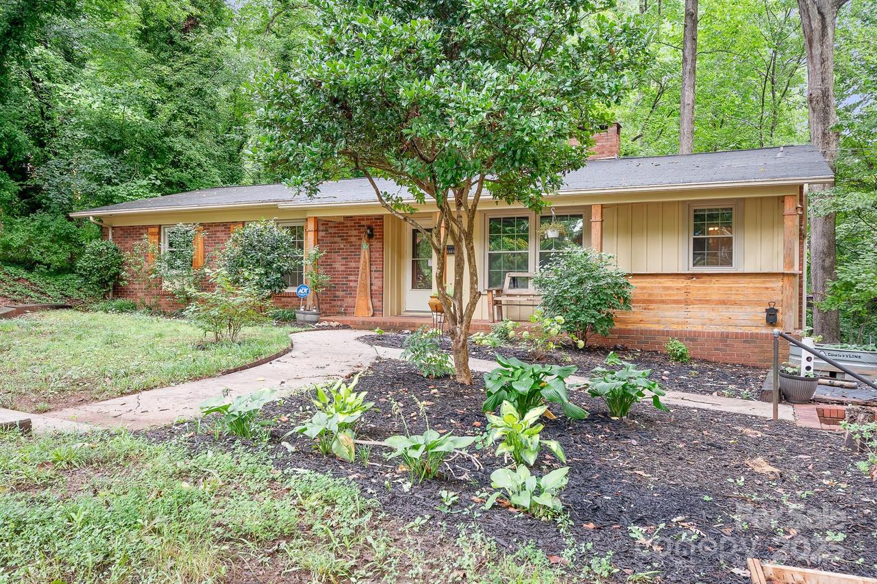 1303 Forest Park Dr., Statesville, NC 28677