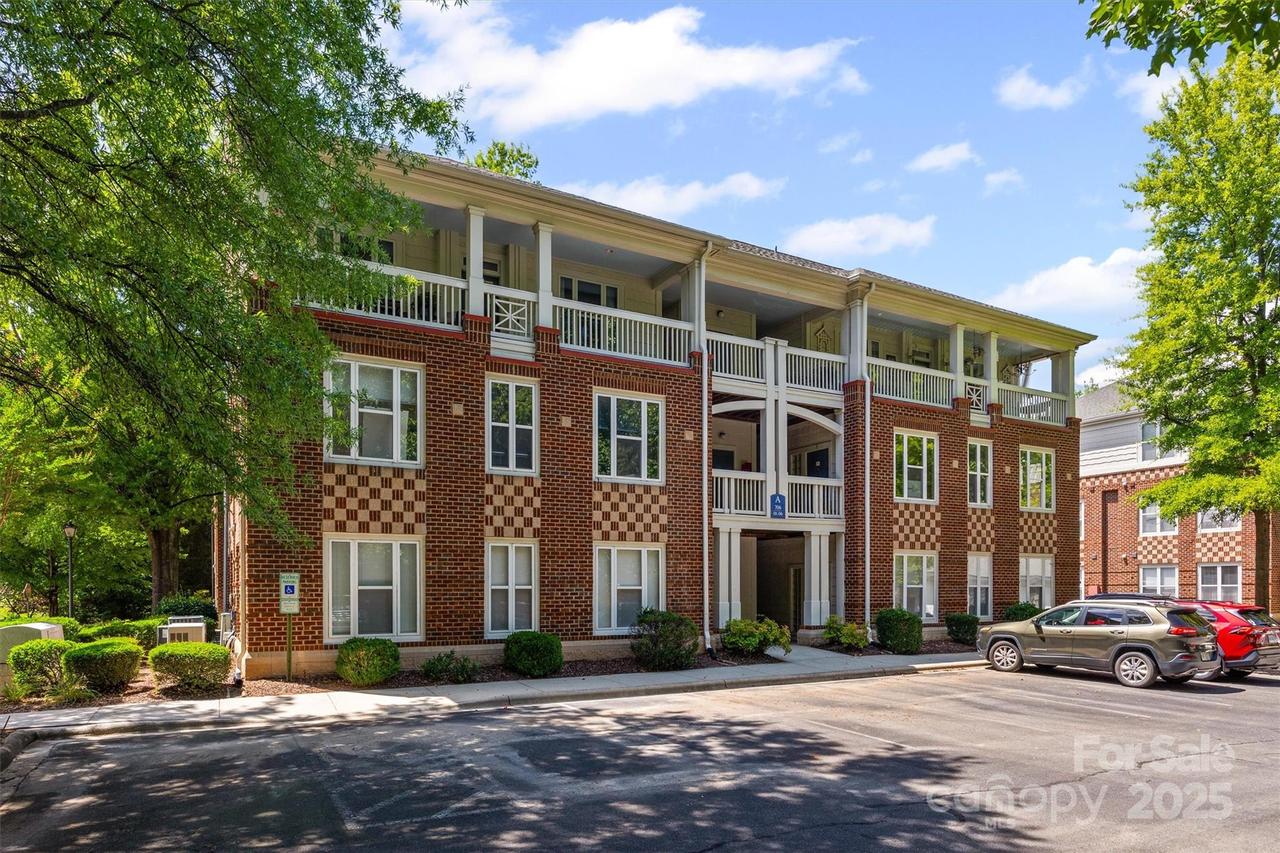706 Northeast Dr., Davidson, NC 28036