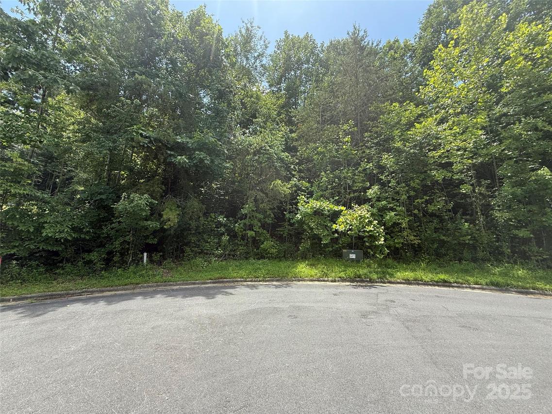 1047 Williamsburg Dr., Lenoir, NC 28645