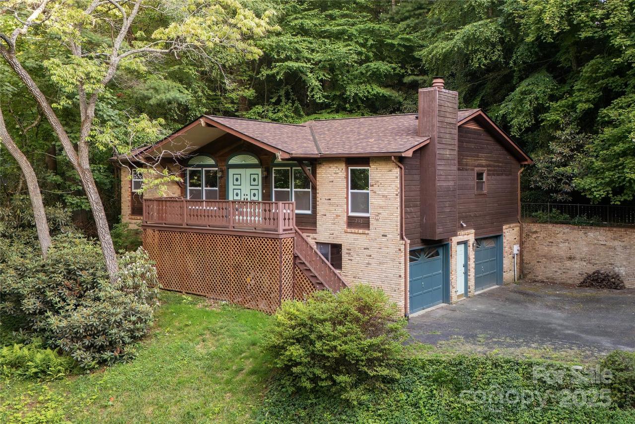 232 Stone Brook Dr., Hendersonville, NC 28791