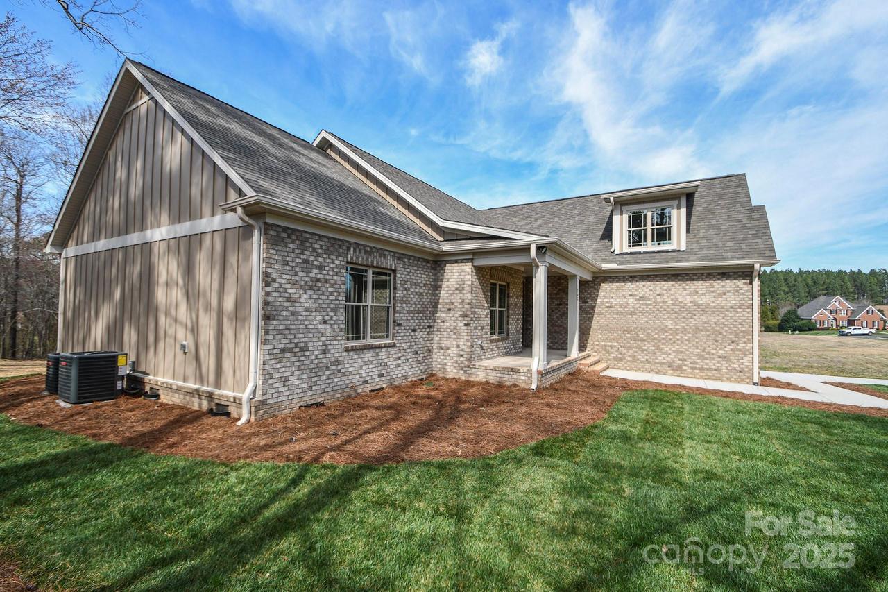 1202 Louise Ln., Albemarle, NC 28001