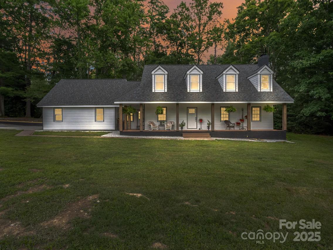 213 Raintree Dr., Hendersonville, NC 28791