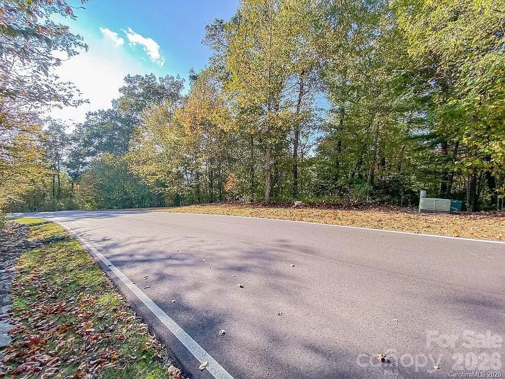 215 Crossvine Tr. #11, Hendersonville, NC 28739