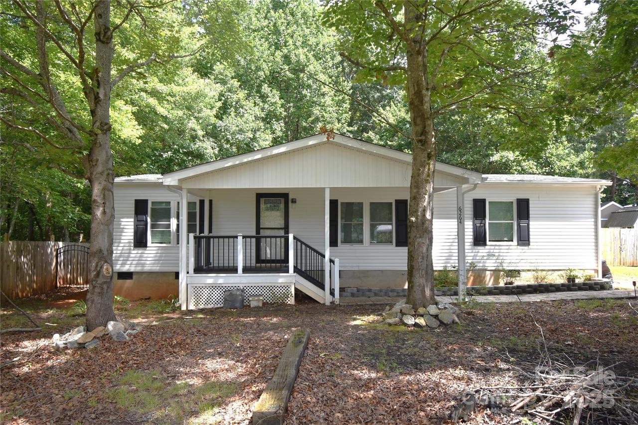 6264 Burnhurst Ln., Denver, NC 28037
