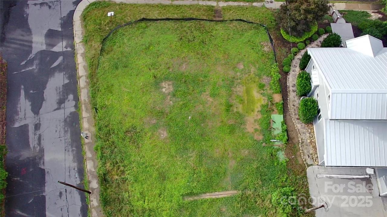 1 Spears Ave., Asheville, NC 28801