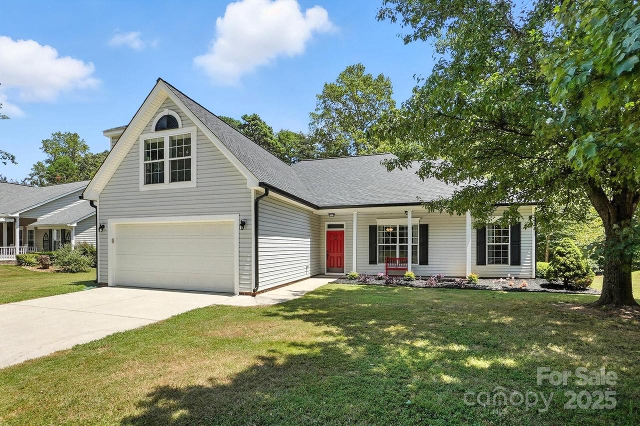 106 Dannyn Grove Ct., Mooresville, NC 28117