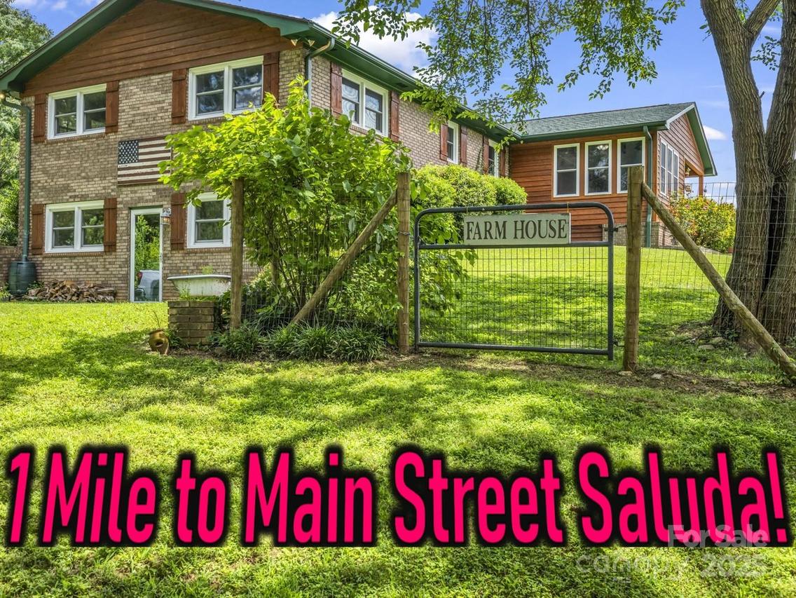 61 Overbrook Dr., Saluda, NC 28773