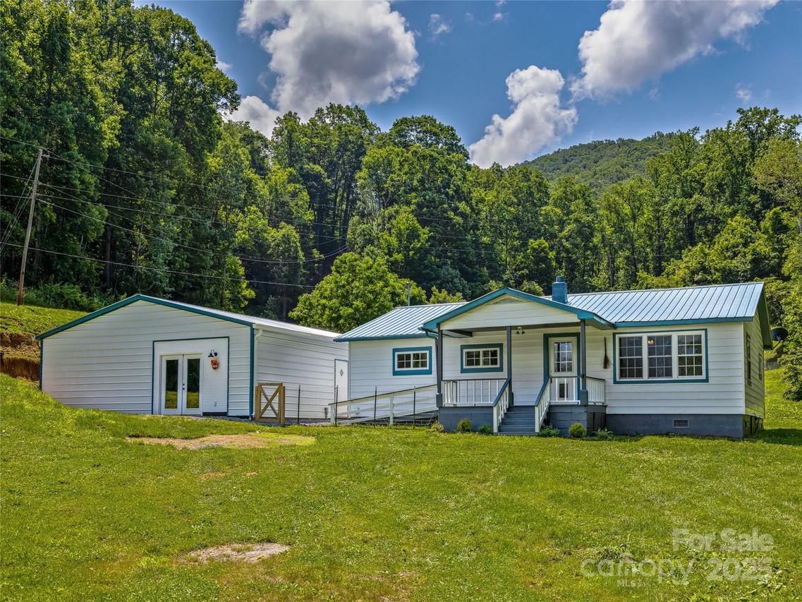 471 Claude Cook Rd., Sylva, NC 28779