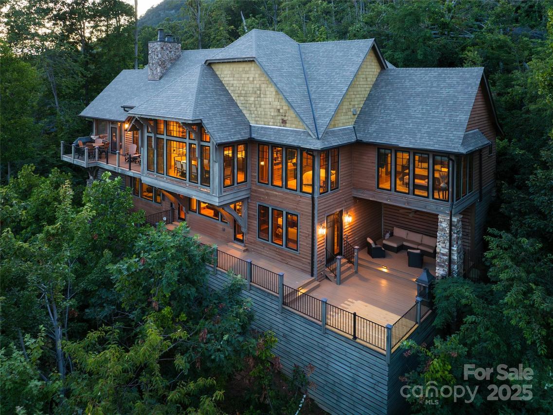 14 Clear Fork Ln., Fairview, NC 28730