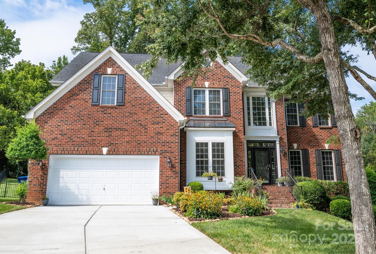 12004 Cobham Ct., Huntersville, NC 28078