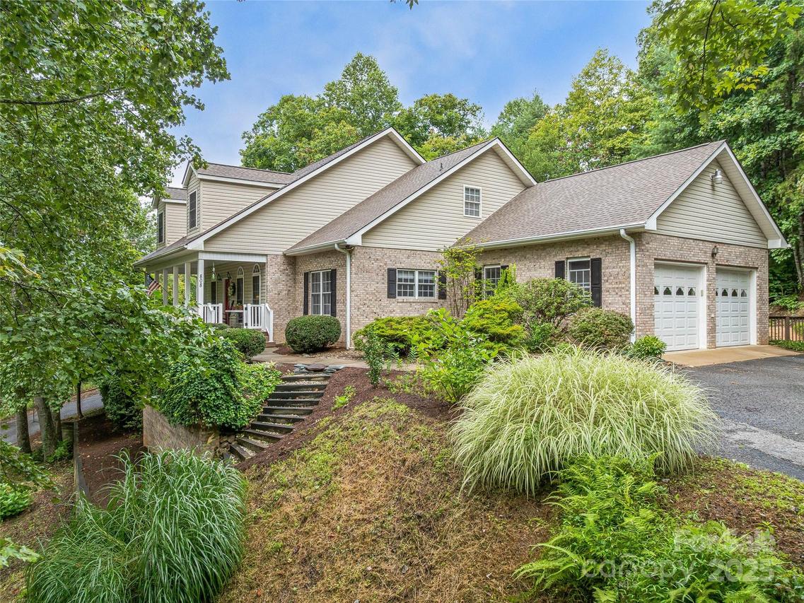 808 Old Fort Rd., Fairview, NC 28730